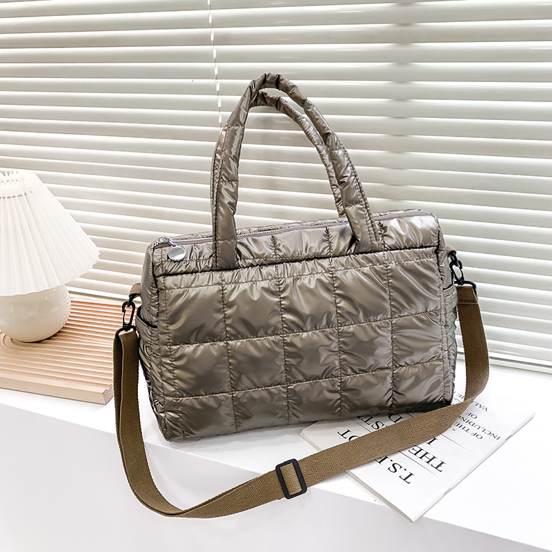 Uzay Pedi Pamuk Omuz Çantası B - Shoulder Bag Structured incelemesi ve fiyatı